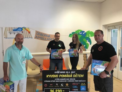 Organizátoři charitativního semináře Kyusho-jitsu ve Vyšším Brodě věnovali dárky dětským pacientům Nemocnice České Budějovice