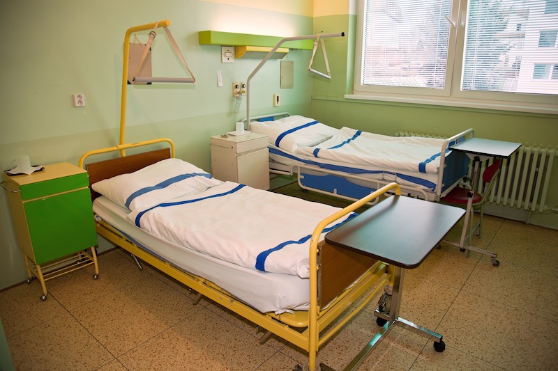 Nemocnice Český Krumlov - pacientský pokoj dvoulůžkový