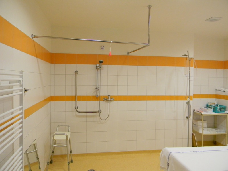 Nemocnice Prachatice - koupelna chirurgie