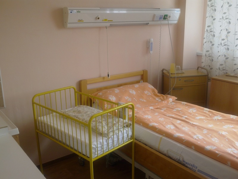 Nemocnice Prachatice - pokoj porodnice