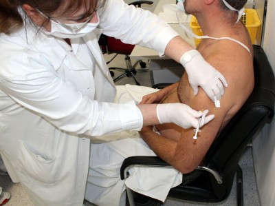 Písecká nemocnice začala očkovat nejohroženější personál